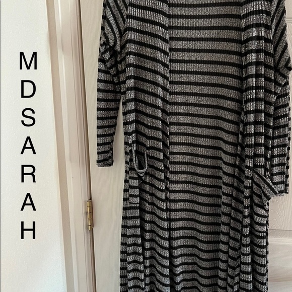 EUC M LULAROE SARAH - Picture 1 of 1
